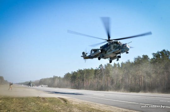 Летчики из Лиды совершили посадку на автомобильной ...