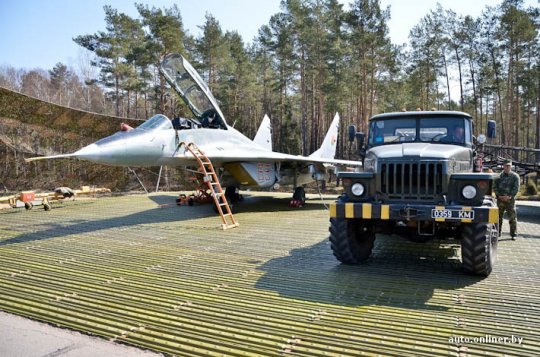 Летчики из Лиды совершили посадку на автомобильной ...