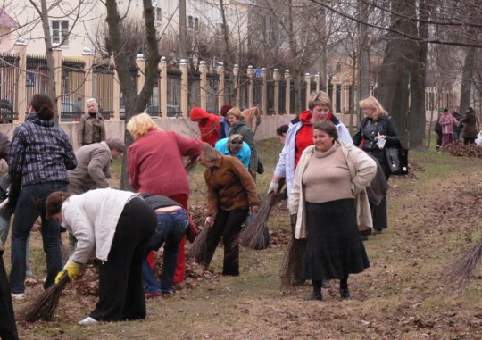 Барановичи вышли на республиканский субботник