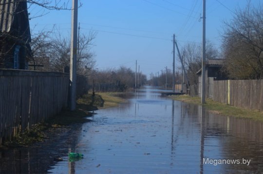 Репортаж из затопленной деревни Мордвин (фото, видео)
