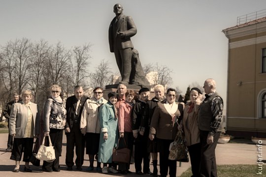 Новым слуцким коммунистам вручили партбилеты