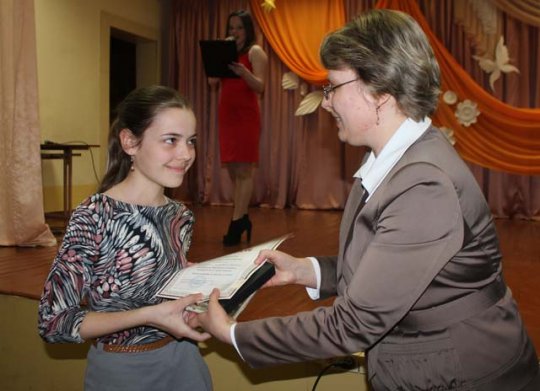 Дети рисуют семью