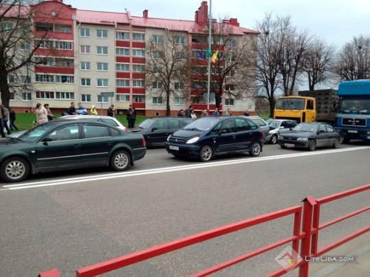 В Лиде на улице Коммунистической столкнулись пять ...