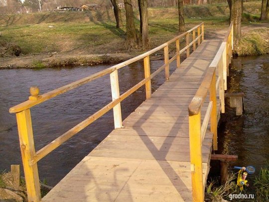 В Гродно в микрорайоне Фолюш восстановлен пешеходный мост на Лососянке
