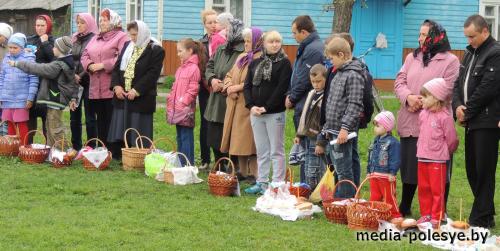 Православные встречают великий праздник Православные встречают великий праздник