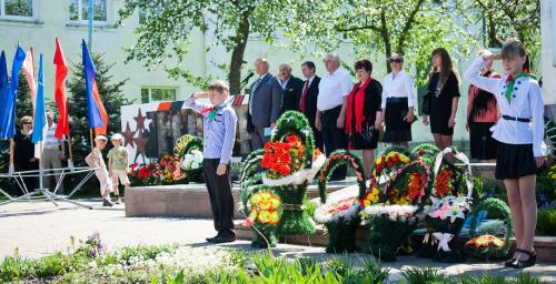 Митингом и концертом отметили День Победы в Давид-Городке Митингом и концертом отметили День Победы в Давид-Городке