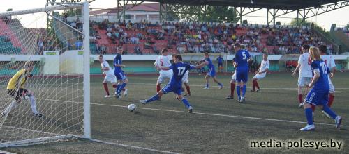 В 1-й лиге «Гранит» уверенно переиграл «Химика» В 1-й лиге «Гранит» уверенно переиграл «Химика»