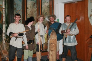 Песни, древнеславянские бои, выставки и… Вечер музея удался! Песни, древнеславянские бои, выставки и… Вечер музея удался!