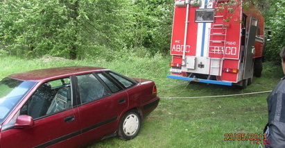 Под Гродно водитель Daewoo забыл поставить машину на ручник и она оказалась в водоёме
