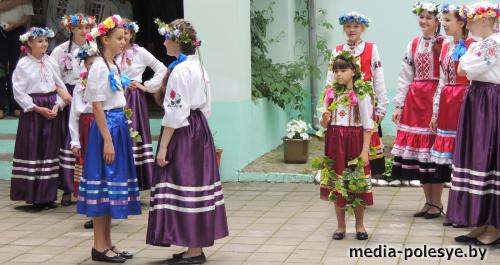 Музейны фэст у Століне разам з «Радзівіламі» Музейны фэст у Століне разам з «Радзівіламі»
