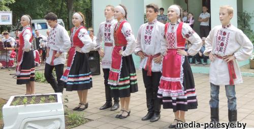 Музейны фэст у Століне разам з «Радзівіламі» Музейны фэст у Століне разам з «Радзівіламі»