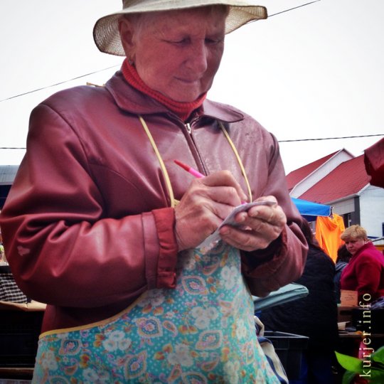 На Слуцком рынке. Конец апреля—2013