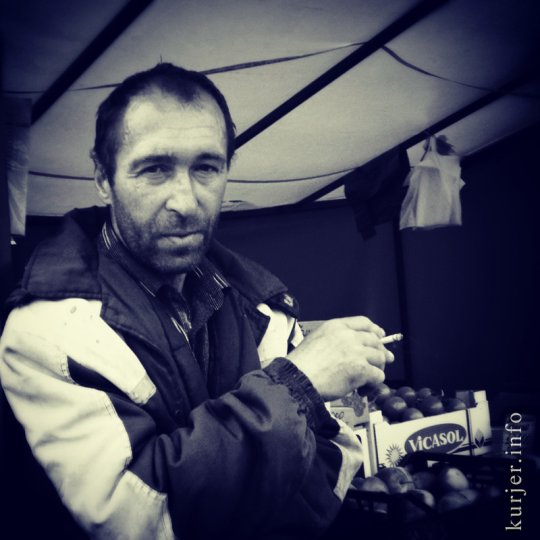 На Слуцком рынке. Конец апреля—2013