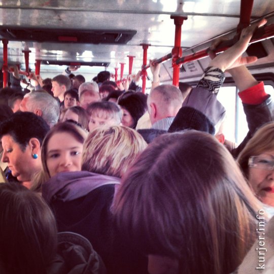 Фотоокна. 03.05.13. Мобильником