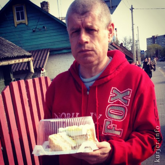 Фотоокна. 03.05.13. Мобильником