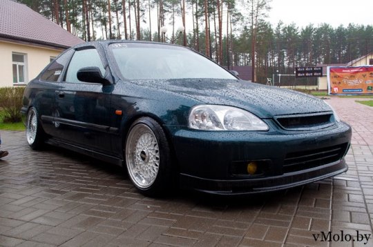 В Молодечненском районе прошел Stance-фестиваль «заниженных» автомобилей (фото)