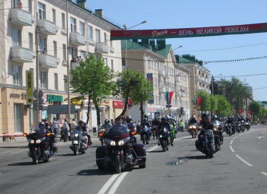 В Барановичах в честь 9 Мая прошли вело- и мотопробеги