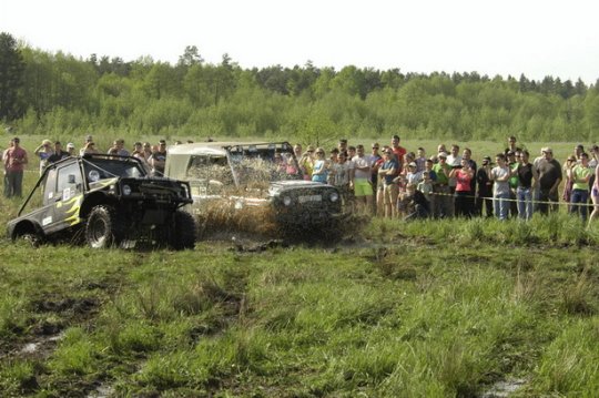 Барановичские джиперы приняли участие в трофи-рейде «Дрыгва»