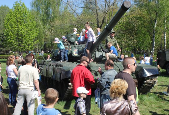 Впервые в Жодино: выставка военной техники