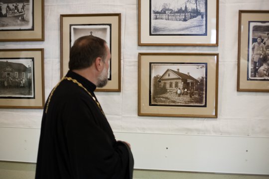 Фото с выставки Павла Волынцевича от Анатолия Валюка