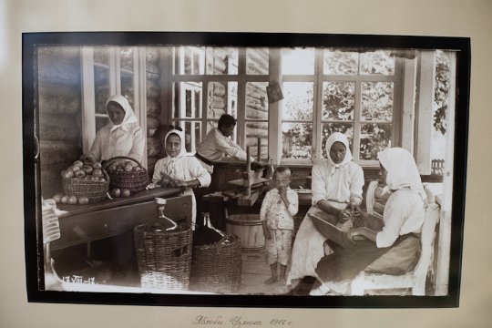 Фото с выставки Павла Волынцевича от Анатолия Валюка