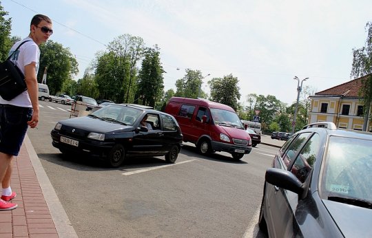 ГАИ ежедневно вынуждена контролировать площадь Тызенгауза в Гродно