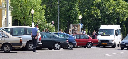 ГАИ ежедневно вынуждена контролировать площадь Тызенгауза в Гродно