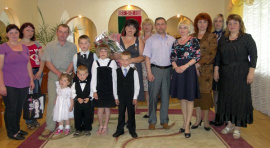 Орден Матери получила Надежда Кулакова из рук главы Лиозненского района