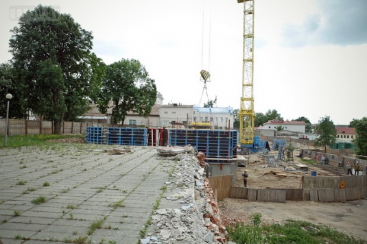 На месте старого фотоателье в Могилёве строят здание фонда соцзащиты