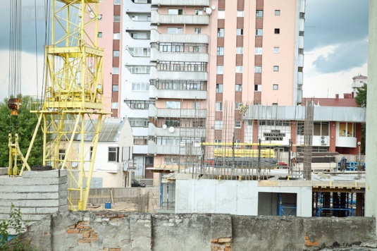 На месте старого фотоателье в Могилёве строят здание фонда соцзащиты