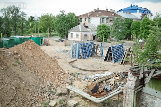 На месте старого фотоателье в Могилёве строят здание фонда соцзащиты