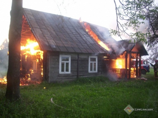 В Лидском районе сгорел дом (фото)