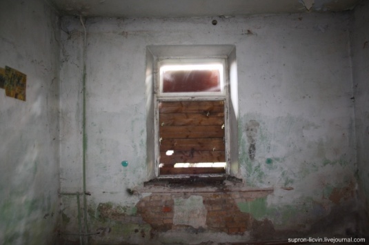 Закінутыя дамы на Вялiкай Траецкай у Гродна. Погляд знутры і зверху