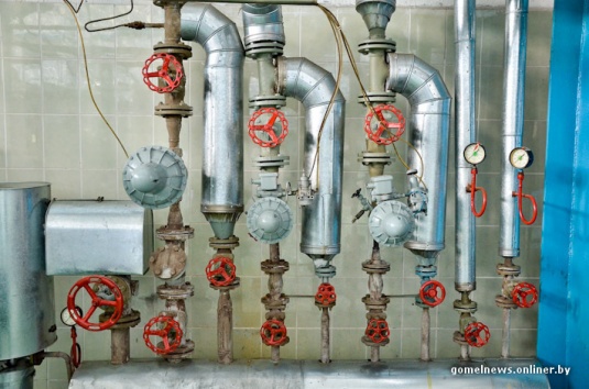 Репортаж: знаменитую рогачевскую сгущенку делают по принципам, которые не менялись два столетия