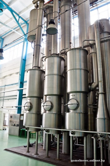 Репортаж: знаменитую рогачевскую сгущенку делают по принципам, которые не менялись два столетия