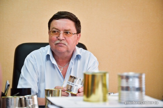 Репортаж: знаменитую рогачевскую сгущенку делают по принципам, которые не менялись два столетия