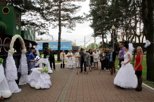 День города в Барановичах начался с рождения новой семьи... в музее!