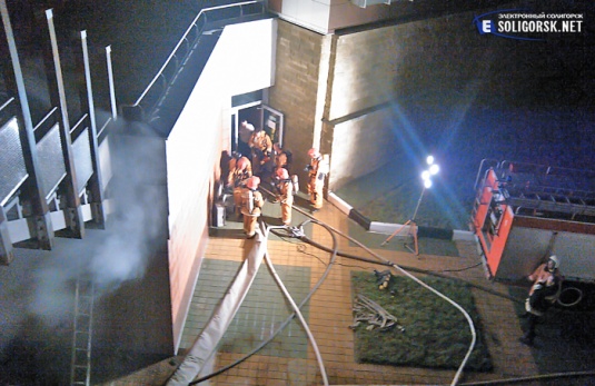В Ледовый дворец на задымление выезжали пожарные