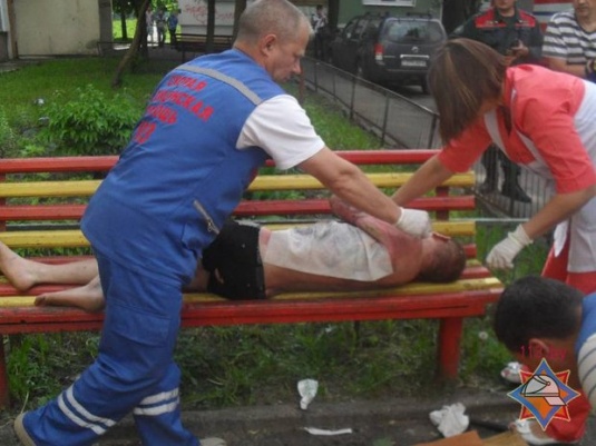 Закурил и чуть не сгорел. В Бобруйске горела квартира на пятом этаже