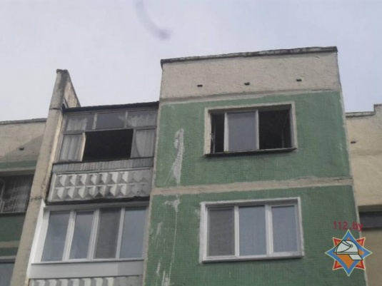 Закурил и чуть не сгорел. В Бобруйске горела квартира на пятом этаже