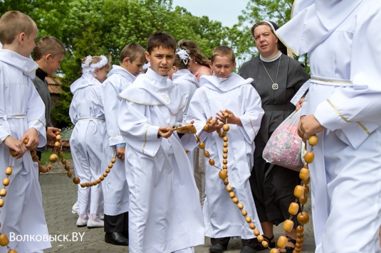 Праздник Пресвятого Тела и Крови Христа в Кремянице (фото)