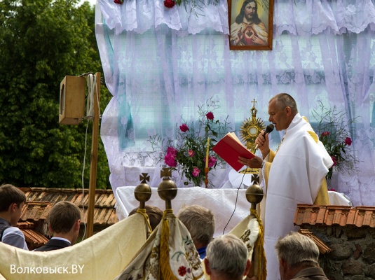 Праздник Пресвятого Тела и Крови Христа в Кремянице (фото)