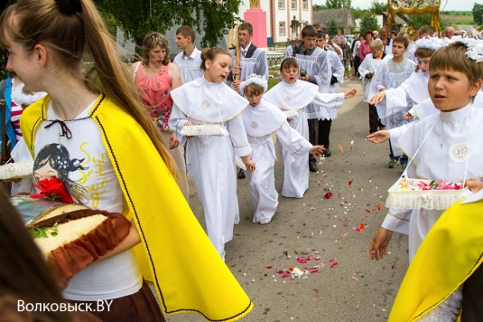 Праздник Пресвятого Тела и Крови Христа в Кремянице (фото)