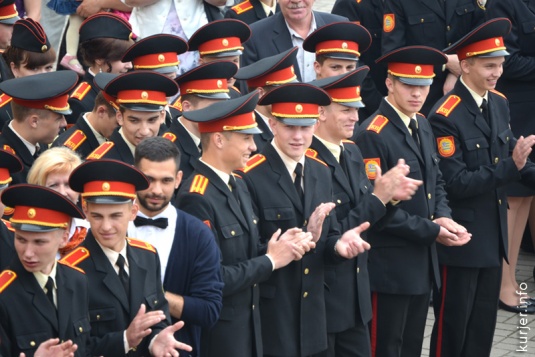 Выпускников-кадетов в Слуцке напутствовал космонавт