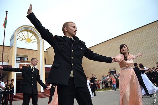 Выпускников-кадетов в Слуцке напутствовал космонавт