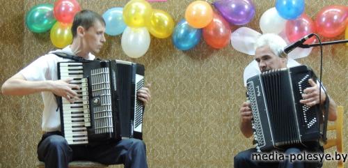 Выпускные вечера на Столинщине прошли в школах искусств Выпускные вечера на Столинщине прошли в школах искусств