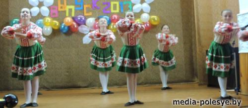 Выпускные вечера на Столинщине прошли в школах искусств Выпускные вечера на Столинщине прошли в школах искусств