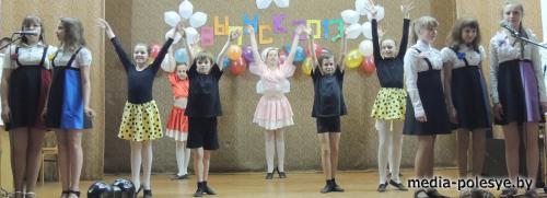 Выпускные вечера на Столинщине прошли в школах искусств Выпускные вечера на Столинщине прошли в школах искусств