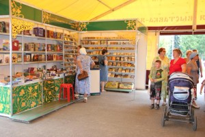 Прикоснуться к святым мощам: на Костюковщине проходит фестиваль православной культуры «Кладезь» Прикоснуться к святым мощам: на Костюковщине проходит фестиваль православной культуры «Кладезь»