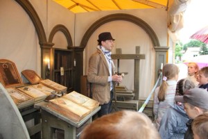 Прикоснуться к святым мощам: на Костюковщине проходит фестиваль православной культуры «Кладезь» Прикоснуться к святым мощам: на Костюковщине проходит фестиваль православной культуры «Кладезь»